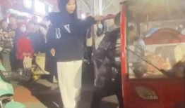 吃瓜网红打架视频播放大全